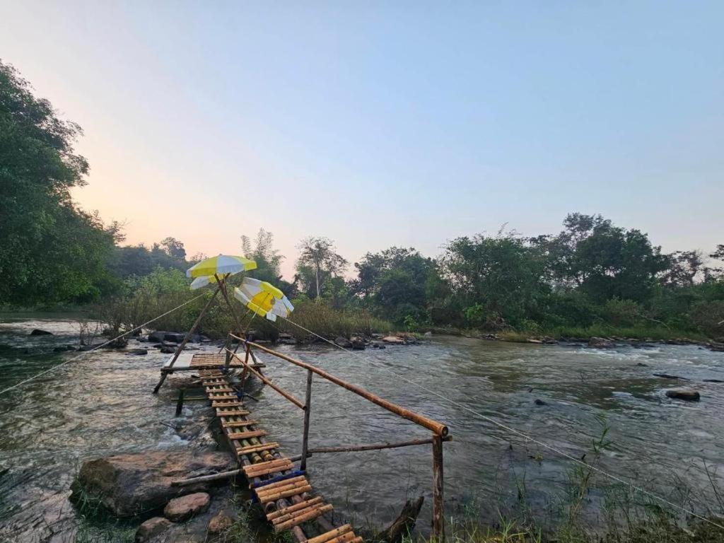 Natural Park Resort De Wang Thong Phitsanulok Eksteriør billede
