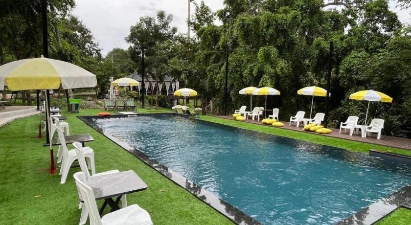 Natural Park Resort De Wang Thong Phitsanulok Eksteriør billede